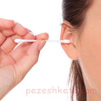 جوش سر سیاه روی گوش